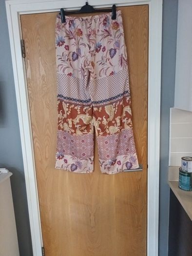 Primark  Faux  Silk Trousers. S.M - 12/14.      B.N.W.T