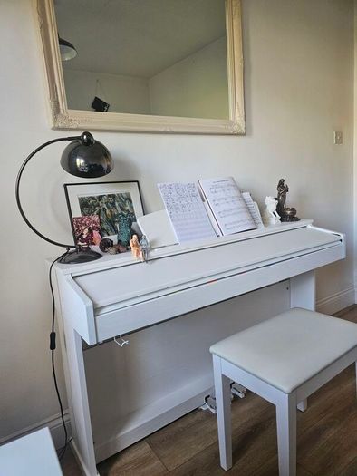 Gear4music Digital Piano with Stool
