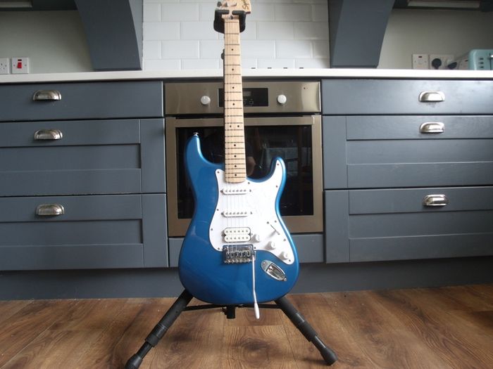 Squier Affinity Stratocaster HSS -  Lake Placid Blue