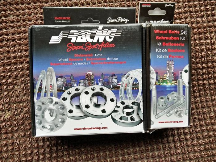 5x114.3 High Quality Aluminium Wheel Spacers 40mm per axle (20mm per side)