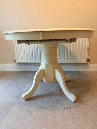 Extendable Dining Table (no chairs)