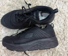 Skechers Work slip resistant shoes in black, size UK 9 / EU 43