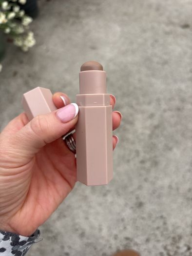 Fenty Beauty contour stick