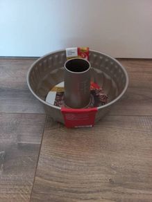 Bundt Cake Tin, Gugelhupf Pan, Non-Stick, 22.5 cm