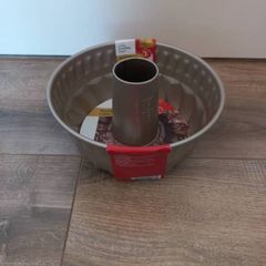 Bundt Cake Tin, Gugelhupf Pan, Non-Stick, 22.5 cm
