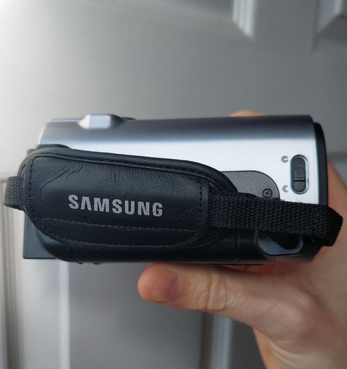 Samsung SMX-F40 Retro Y2K Camcorder Video Camera