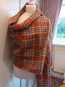Plaid womens shawl/scarf