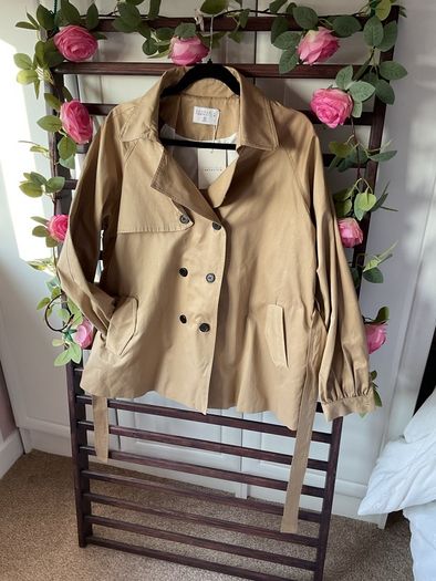 trench Bnwt size small trench coat jacket size small compania fantastica
