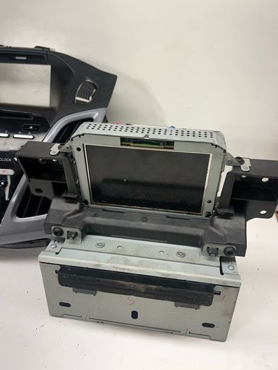 2014 Mk3 Ford Focus Radio Cd Player Unit  With Screen And Controls Sony A2l11b3s