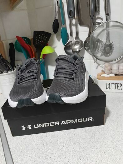 Running shoes for men