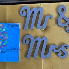 Mr & Mrs Sign