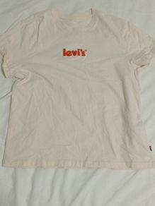 Levi's tshirt
