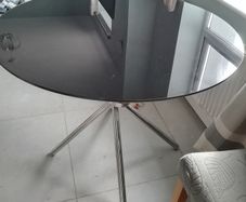 round glasstop table