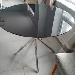 round glasstop table