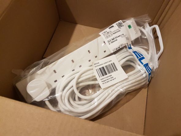 PRICE REDUCED FROM 25 TO SELL!! Very Safe and High Quality Surge Protected 6 Gang 10m White Extension Lead