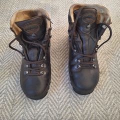 Mendl hiking boots