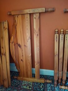 Bed  4ft 4poster with some damage