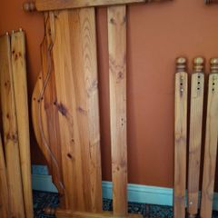 Bed  4ft 4poster with some damage