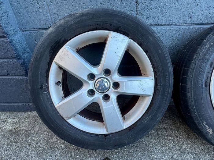 Volkswagen Golf Mk5 Alloy Wheels
