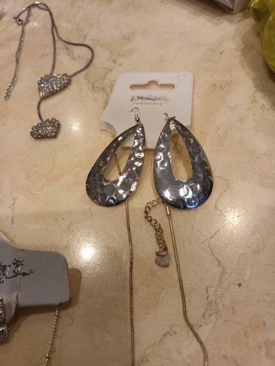 Necklace & Matching  Earrings.  X 5 sets. Costume  Jewellery. B.N.W.T.