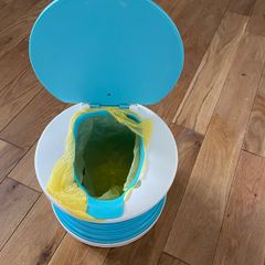Foldable travel potty
