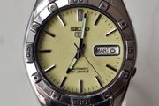 Vintage Seiko 5 Automatic 21 Jewels Mens Watch