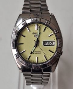 Vintage Seiko 5 Automatic 21 Jewels Mens Watch