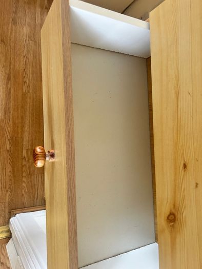chest of drawers