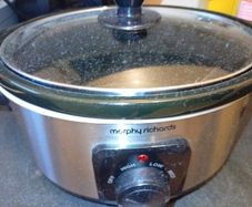 Slow cooker