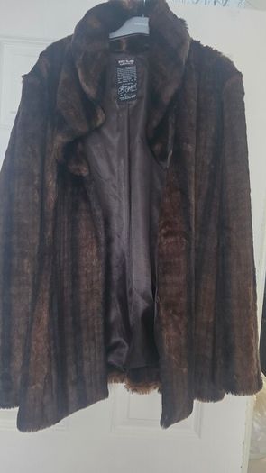 stunning river island  fur coat worn at least 2 times sz 18