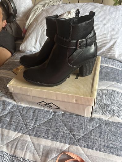ankle boots