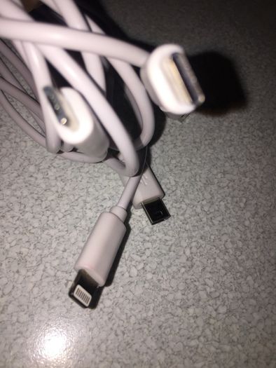 Multi purpose charging cable iPhone Samsung