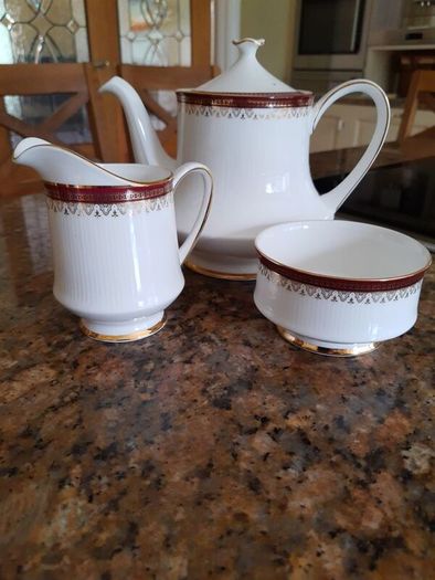 Paragon 'Holyrood' Teapot.