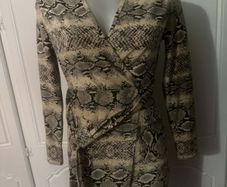 Boohoo snake skin mini dress long sleeves size UK8/10 Postage included