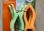 Beach towel pegs