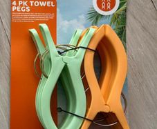 Beach towel pegs
