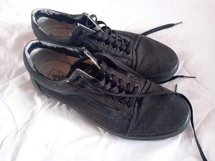 Vans black