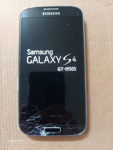 Samsung Galaxy S4, 16GB, Screen damaged near Bottom, but does not affect the touchscreen