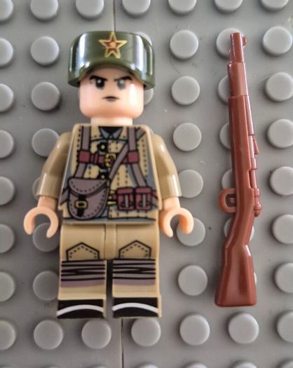 Lego compatible, military figures, soviet russian infantry. 15 figures plus rifles.