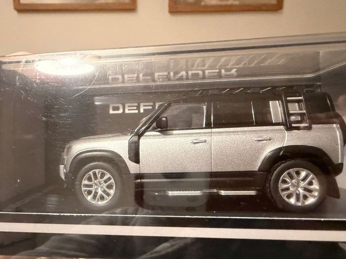 Land Rover Defender Gift Set Merchandise Bundle . Model Car, Notebook, Pen, Lanyard