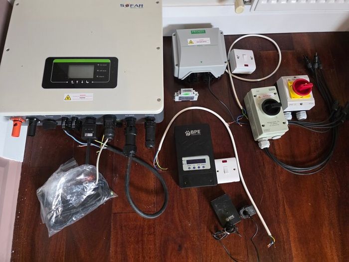 SOFAR HYD 3680-EP 3.68kW Hybrid Solar System + PVDivert - Perfect Working Condition