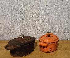 Small Cast Iron Dish with lid