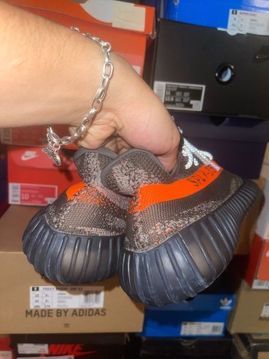 Adidas Yeezy Boost 350 V2 Carbon Beluga HQ7045