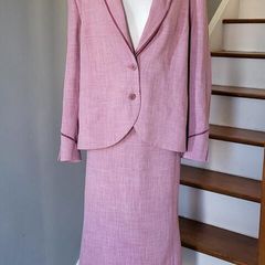 Via Veneto pink suit, Size 20