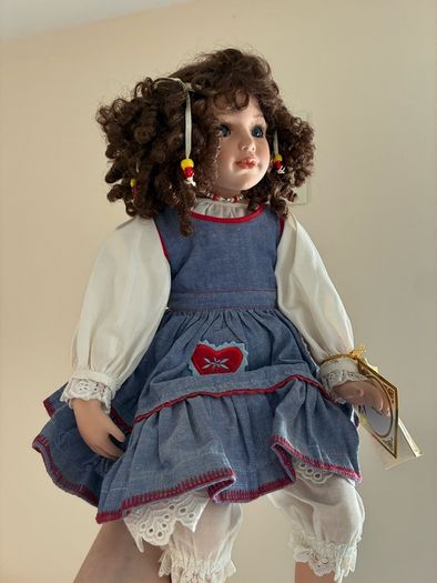 Alberon porcelain doll 1990