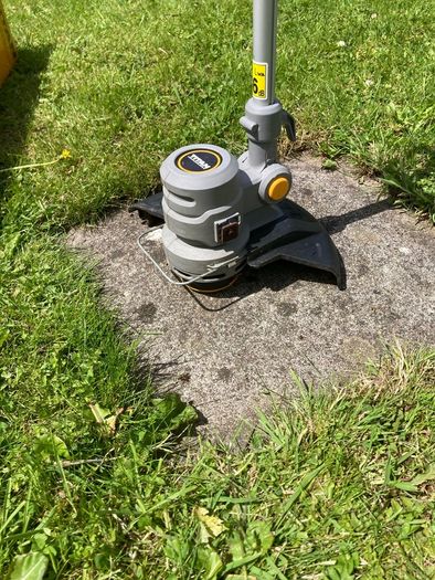 Titan TTB820GGT 600W 230V wired Grass Trimmer