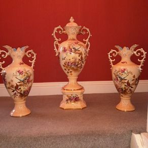 Garniature Vase Set