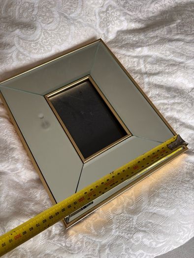 Bevelled frames