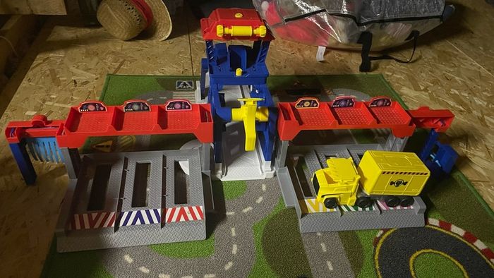 paw patrol truck stop HQ