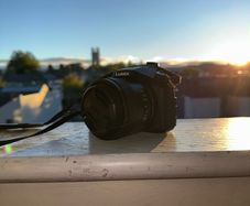 Panasonic Lumix DMCFZ1000 4K Camera Leica Lens Accessories